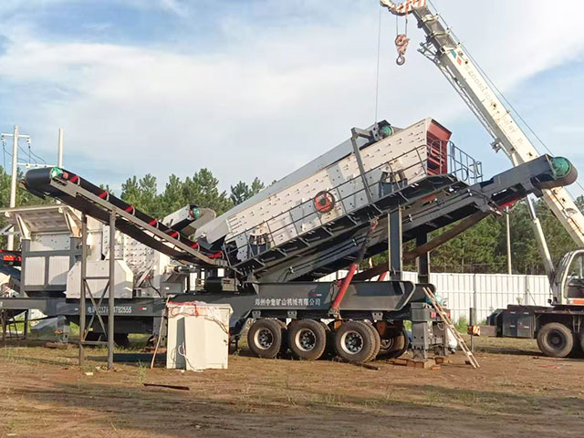 廣東汕尾時產100噸移動破碎篩分一體機即將投產