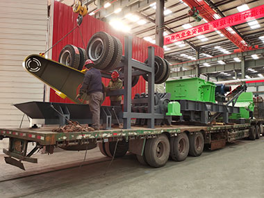 發(fā)貨日！鄭州中意輪胎式移動(dòng)高效細(xì)碎機(jī)發(fā)往客戶現(xiàn)場(chǎng)