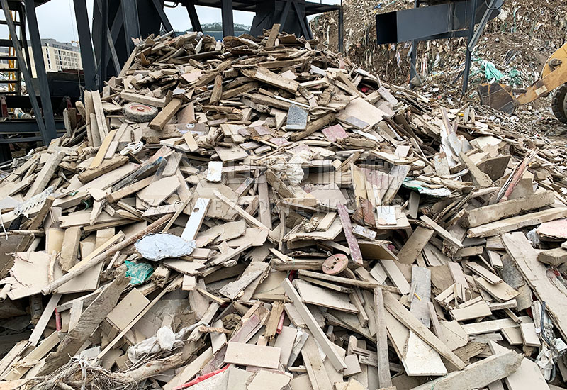 分揀出的再生木材